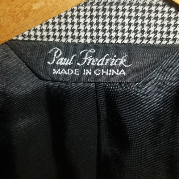 suits - Picture 2 of 2